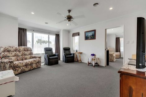 Photo of property in 1 Merlin Close, Huntington, Hamilton, 3210