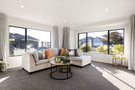 Photo of property in 28 Madison Street, Cambridge, 3434