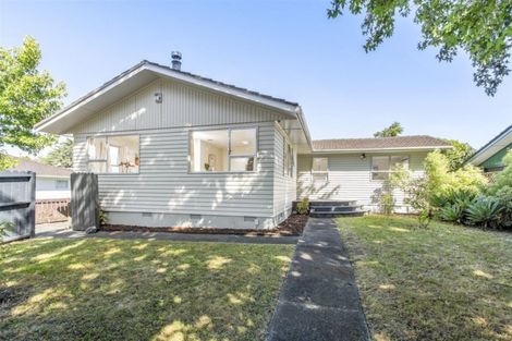 Photo of property in 13 Tamahere Drive, Glenfield, Auckland, 0629