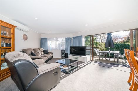 Photo of property in 28 Kentucky Way, Awapuni, Palmerston North, 4412