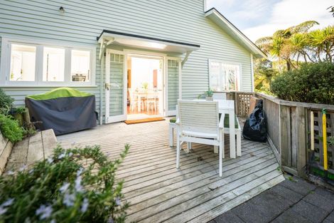 Photo of property in 113 Creswick Terrace, Northland, Wellington, 6012