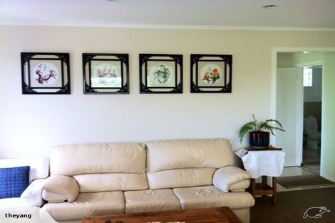 Photo of property in 21 Ludlow Terrace, Totara Vale, Auckland, 0627