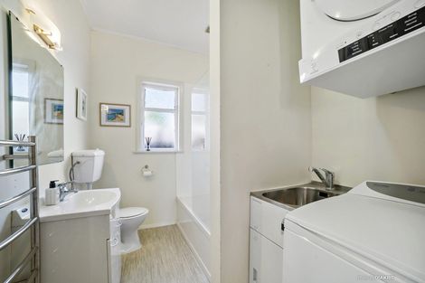 Photo of property in 22 Ranui Crescent, Khandallah, Wellington, 6035