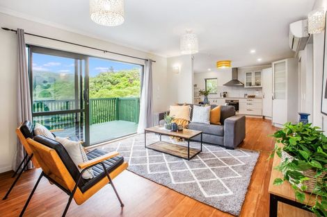 Photo of property in 25a Hiwi Crescent, Titahi Bay, Porirua, 5022