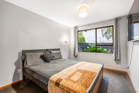 Photo of property in 31 Solomon Avenue, Redwood, Christchurch, 8051