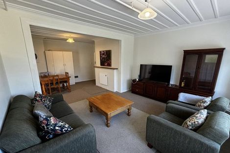 Photo of property in 5 Gilbert Street, New Plymouth, 4310