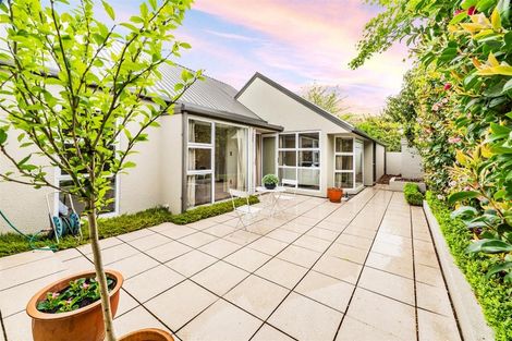 Photo of property in 27 Tui Street, Fendalton, Christchurch, 8041