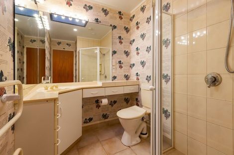 Photo of property in 5 Seaview Road, Cable Bay, 0420