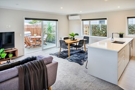 Photo of property in 33 Henrietta Maxwell Grove, Wainuiomata, Lower Hutt, 5014