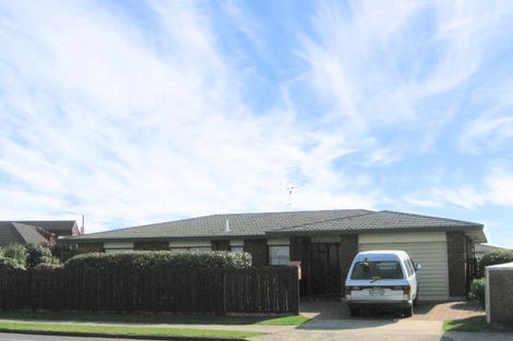 Photo of property in 177 Ngatai Road, Otumoetai, Tauranga, 3110