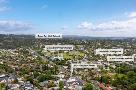 Photo of property in 94 Godley Road, Green Bay, Auckland, 0604