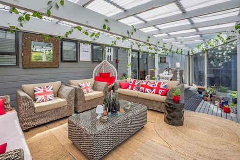 Photo of property in 39 Saunders Close, Whitby, Porirua, 5024