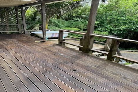 Photo of property in 581 South Titirangi Road, Titirangi, Auckland, 0604