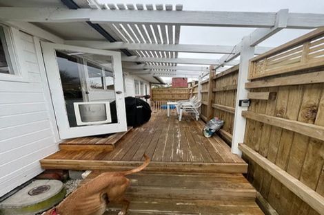 Photo of property in 8-8a Walton Avenue, Waikanae, 5036