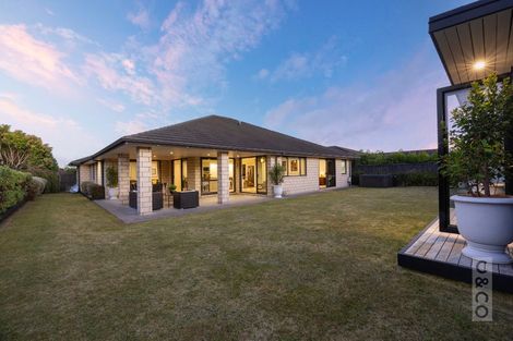 Photo of property in 10 Pohutukawa Parade, Riverhead, 0820