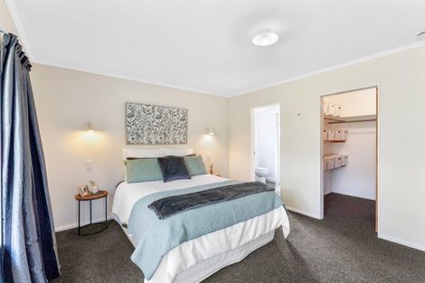Photo of property in 16 The Avenue, Paraparaumu Beach, Paraparaumu, 5032