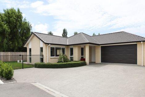 Photo of property in 60 Feist Street, Carterton, 5713