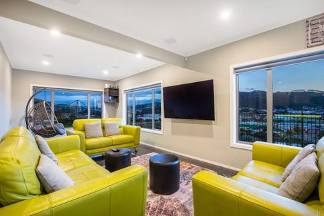 Photo of property in 10 Omaka Place, Aotea, Porirua, 5024