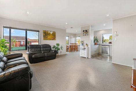 Photo of property in 1 Kenwick Place, Burswood, Auckland, 2013