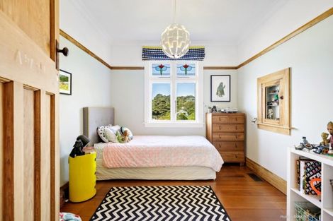 Photo of property in 18 Sugarloaf Road, Brooklyn, Wellington, 6021