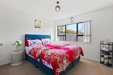 Photo of property in 2/30 Kindergarten Drive, Conifer Grove, Takanini, 2112