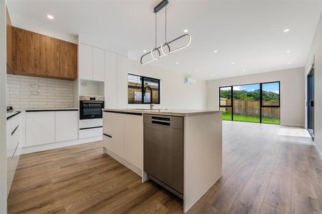 Photo of property in 40 Whakairo Crescent, Gulf Harbour, 0930