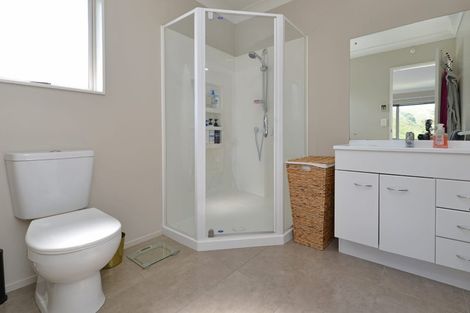 Photo of property in 5a Gifford Grove, Churton Park, Wellington, 6037