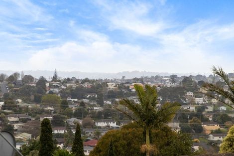 Photo of property in 4 Malmo Place, Massey, Auckland, 0614