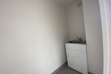 Photo of property in 2/20 Peach Road, Glenfield, Auckland, 0629
