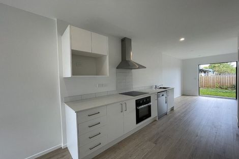 Photo of property in 8 Rauemi Way, Te Atatu South, Auckland, 0610