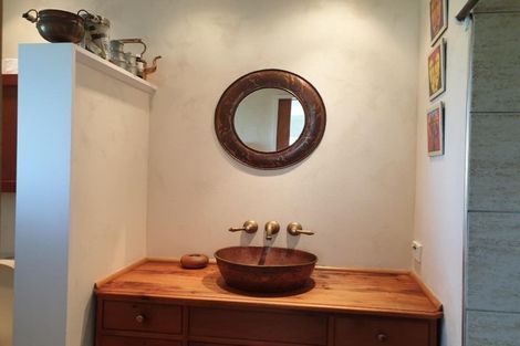 Photo of property in 8 Bury Grove, Strathmore Park, Wellington, 6022
