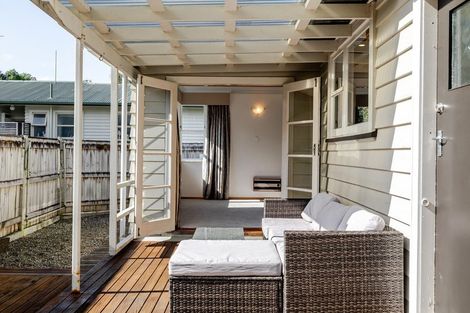 Photo of property in 5 Athlone Place, Hokowhitu, Palmerston North, 4410