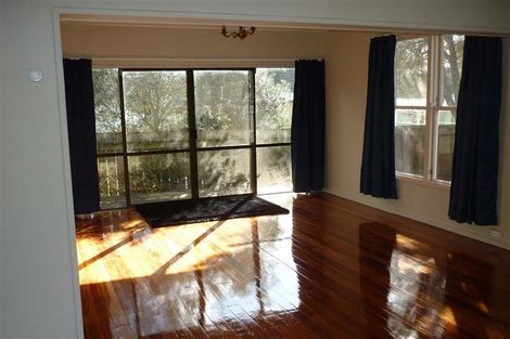 Photo of property in 8 Serjeant Street, Henderson, Auckland, 0612