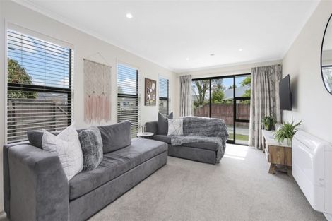 Photo of property in 8 Hurst Place, Parklands, Christchurch, 8083