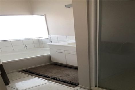 Photo of property in 51 Queen Mary Avenue, New Lynn, Auckland, 0600