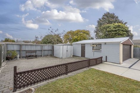 Photo of property in 237 Burwood Road, Burwood, Christchurch, 8083