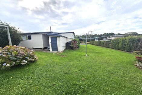 Photo of property in 1 Ngaio Street, Kaka Point, 9271