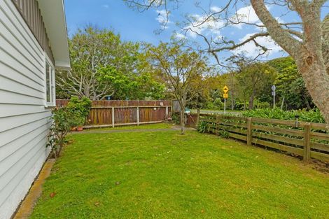 Photo of property in 13f1 Luckie Street, Tawa, Wellington, 5028