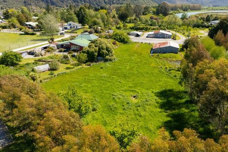 Photo of property in 28 Grey Street, Murchison, 7007