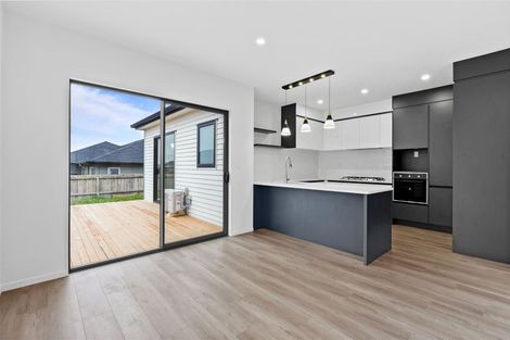Photo of property in 4 Parton Road, Pukekohe, 2120