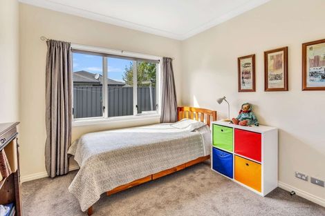 Photo of property in 28 Delta Mews Place, Clive, 4102