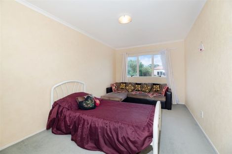 Photo of property in 10 Dainton Place, New Lynn, Auckland, 0600