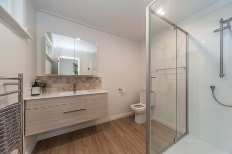 Photo of property in 50 Queens Drive, Lyall Bay, Wellington, 6022