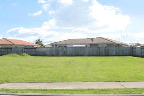 Photo of property in 10 Reef Avenue, Papamoa Beach, Papamoa, 3118