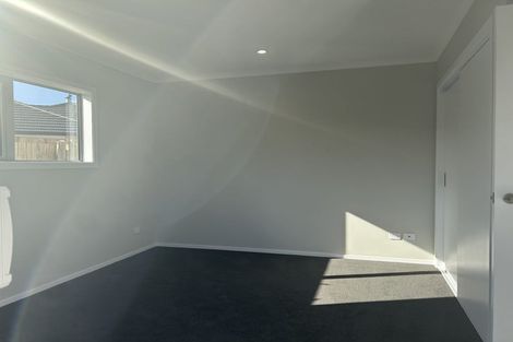 Photo of property in 18 Koru Loop, Paraparaumu, 5032