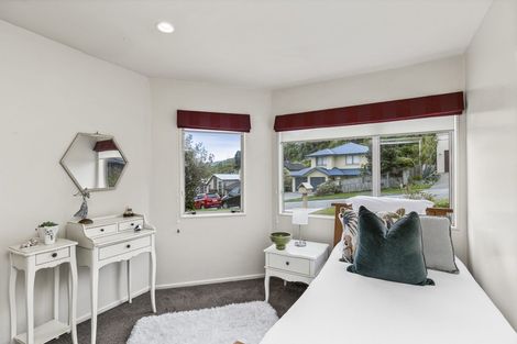 Photo of property in 24 Waverton Terrace, Churton Park, Wellington, 6037