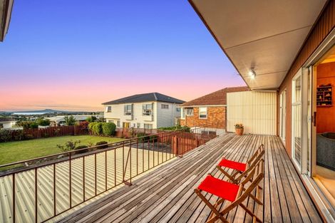 Photo of property in 41 Bradbury Road, Botany Downs, Auckland, 2010