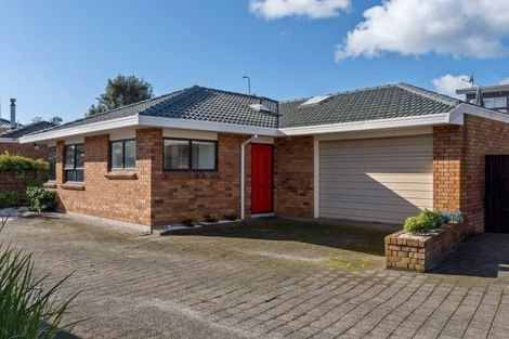 Photo of property in 2/10 Terrace Avenue, Mount Maunganui, 3116