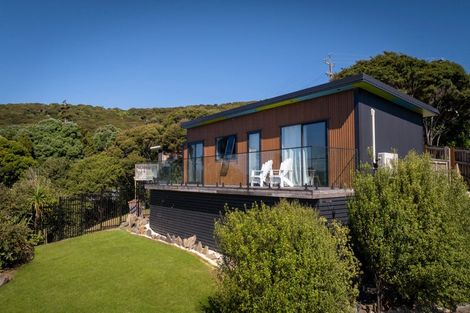 Photo of property in 14 Whaanga Road, Raglan, 3297