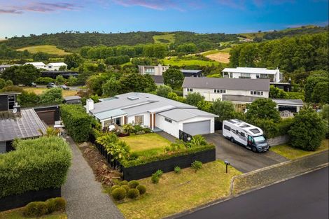 Photo of property in 4 Taumata Road, Omaha, Warkworth, 0986
